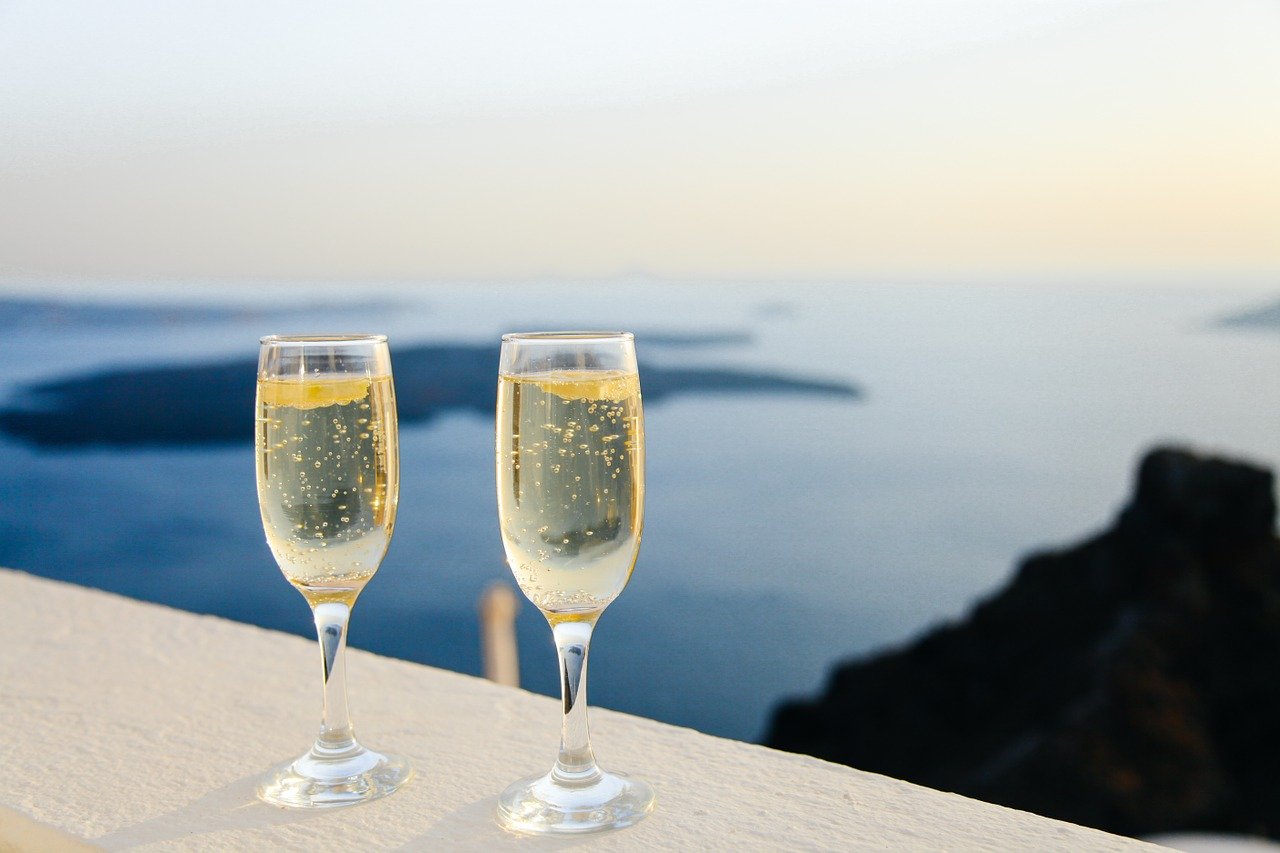 sparkling wine, bubbles, glasses